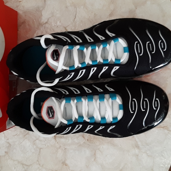 Nike Air Max Plus, Black Turf Orange - Size 5Y = men's 5 and women's 6.5 - Picture 6 of 7